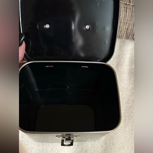 💚💚2 piece BADTZ MARU Original90’s Sanriolightweight metal box w/handle & PENCIL - Picture 9 of 11